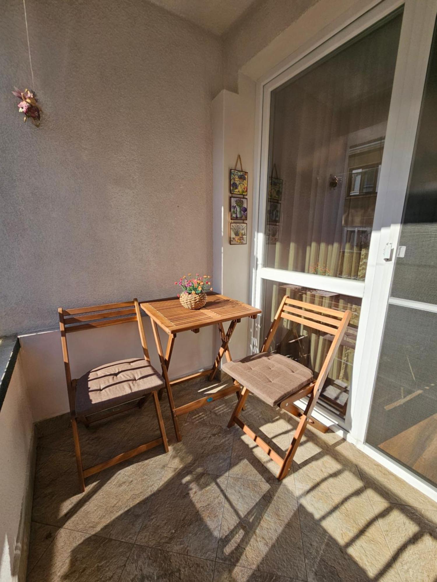 Bright Inn - Holiday & Business Apartment София Екстериор снимка