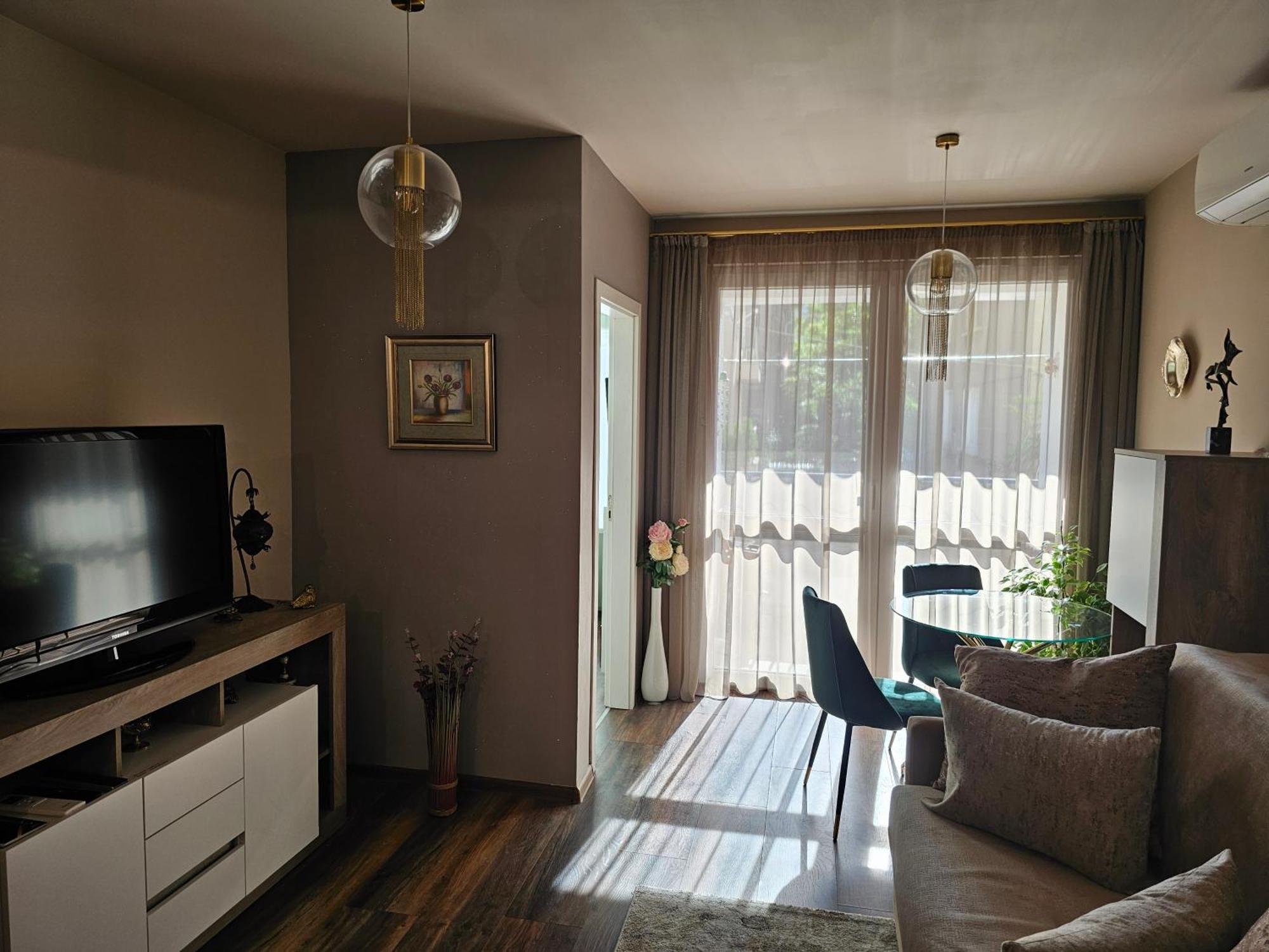 Bright Inn - Holiday & Business Apartment София Екстериор снимка