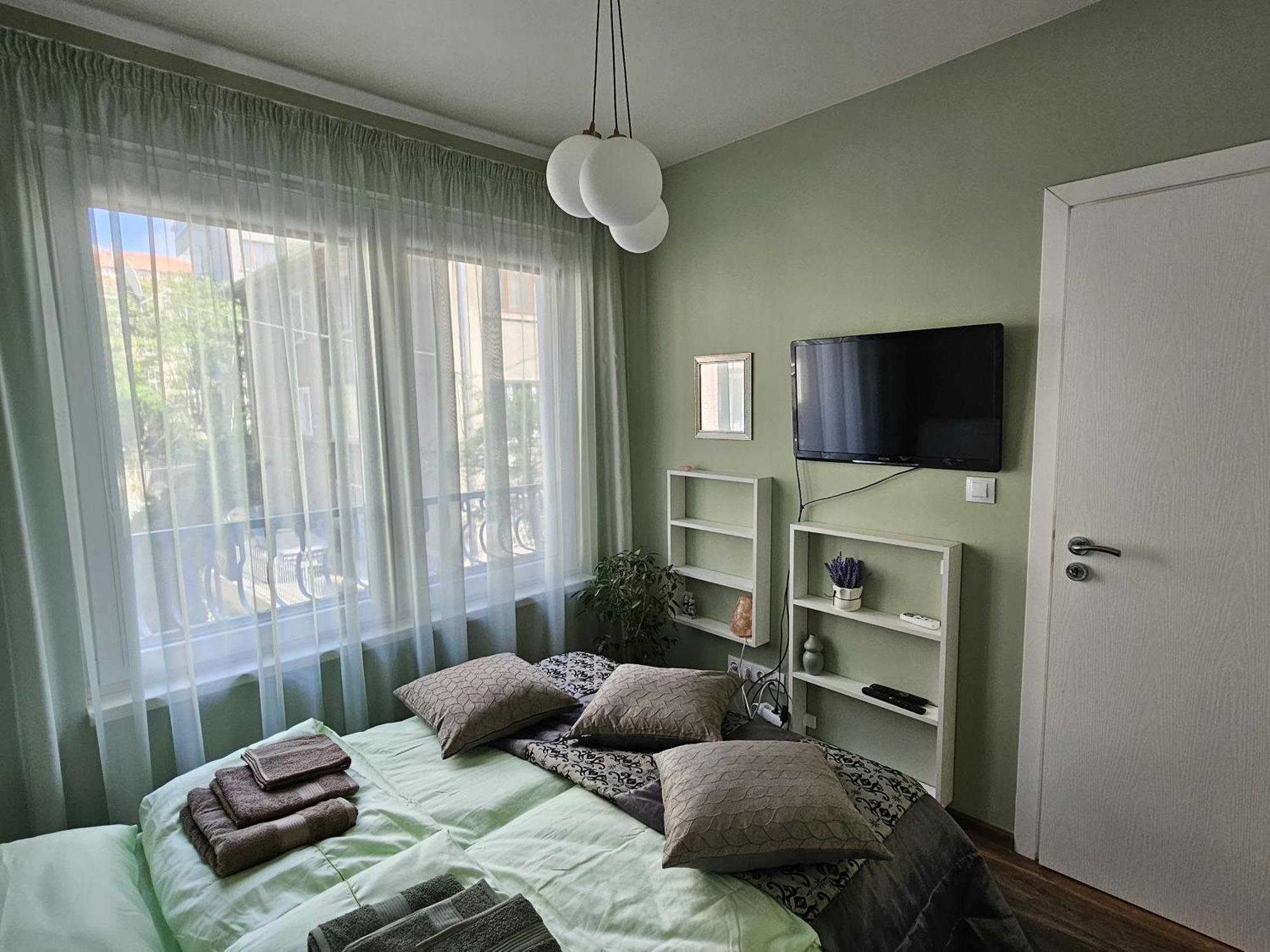 Bright Inn - Holiday & Business Apartment София Екстериор снимка