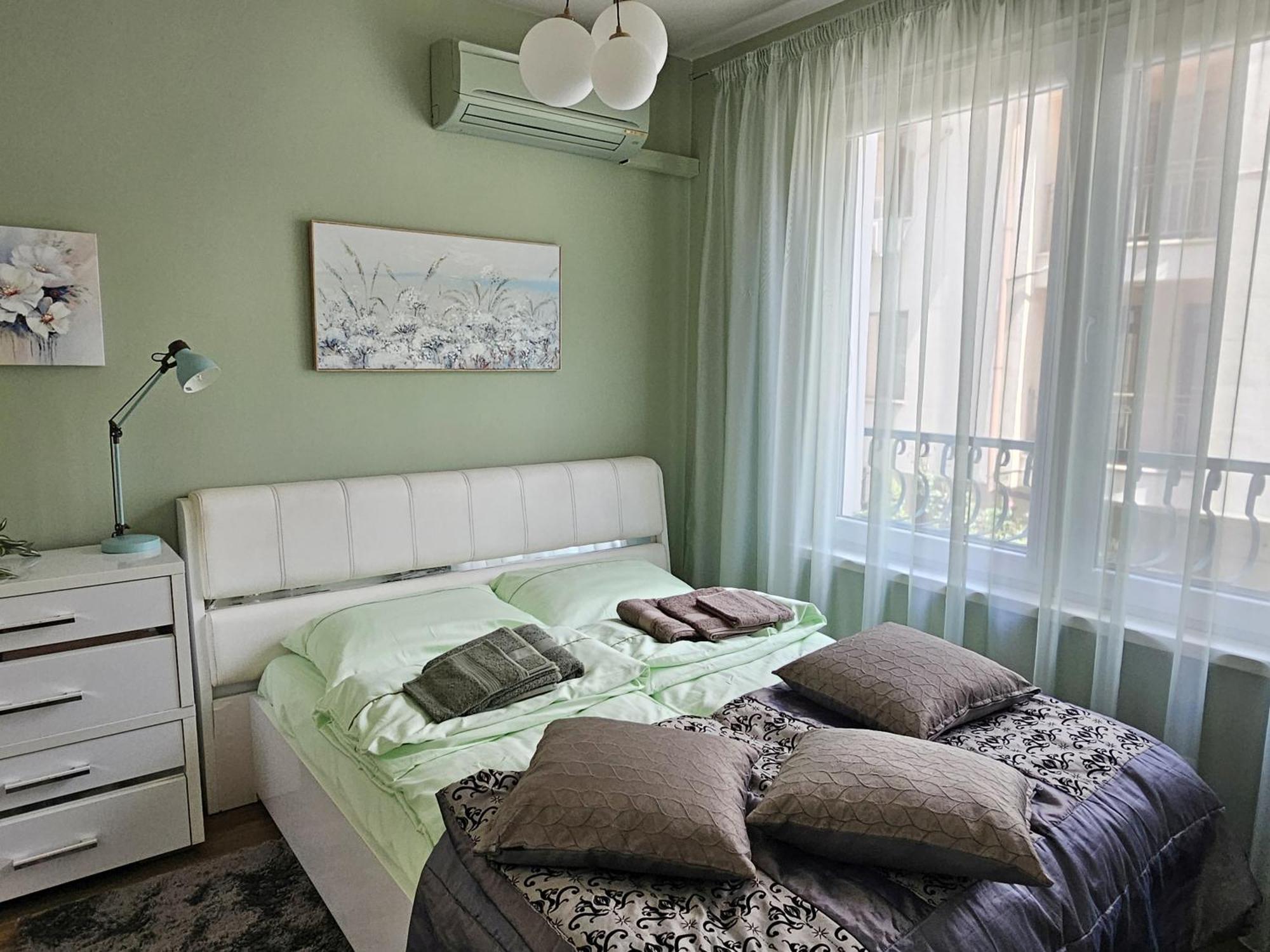 Bright Inn - Holiday & Business Apartment София Екстериор снимка