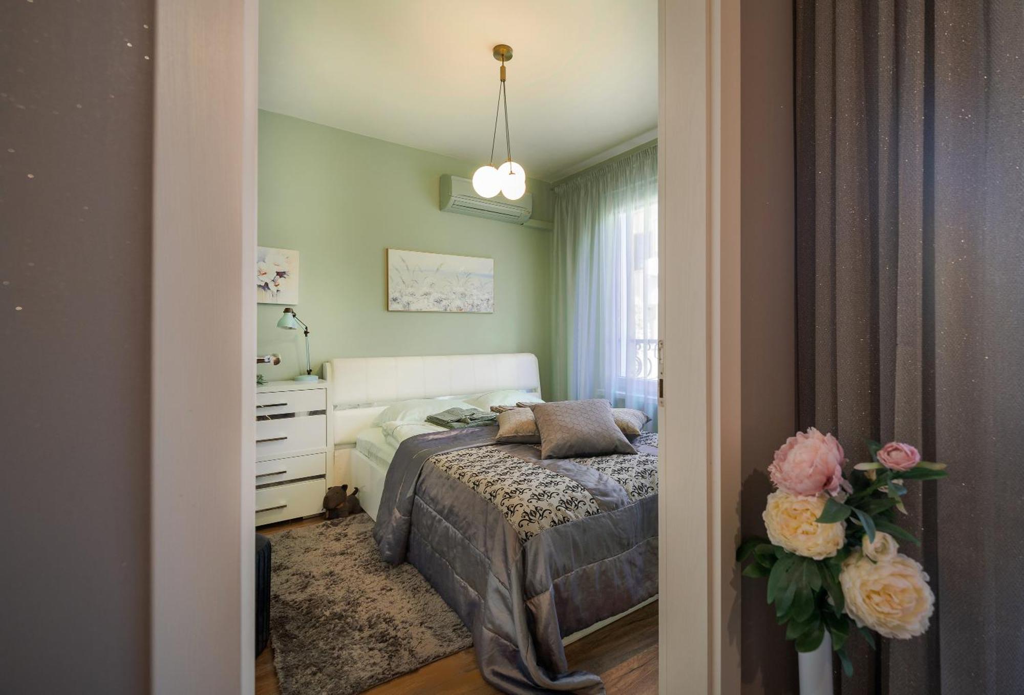 Bright Inn - Holiday & Business Apartment София Екстериор снимка